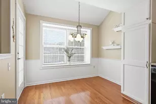 25 Honey Locust Ln, Newtown, PA 18940 - Photo 4