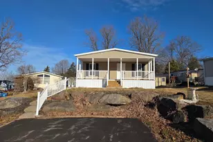 31 Golfview Dr, Quakertown, PA 18951 - Photo 1