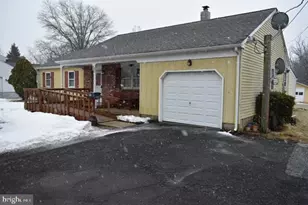 422 Erie Rd, Quakertown, PA 18951 - Photo 2