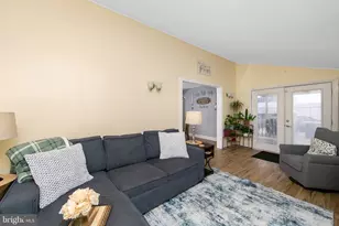 612 S Queen Anne Dr, Fairless Hills, PA 19030 - Photo 16