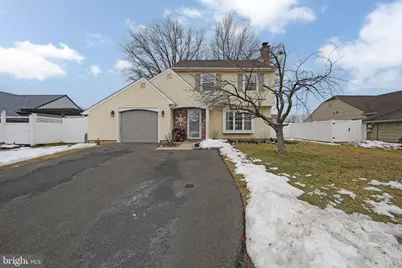 612 S Queen Anne Drive, Fairless Hills, PA 19030 - Photo 2