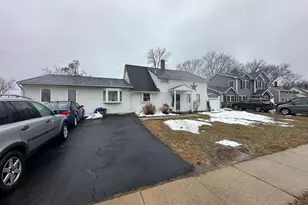 56 Goldenridge Dr, Levittown, PA 19057 - Photo 1