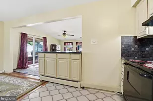 18 Kentucky Ln, Levittown, PA 19055 - Photo 8