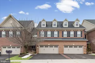 311 St James Dr, Langhorne, PA 19047 - Photo 2