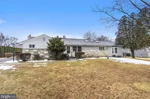 165 Clover Cir, Southampton, PA 18966 - Photo 1