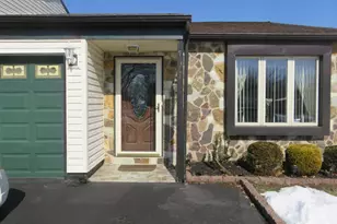 737 Tennyson Dr, Warminster, PA 18974 - Photo 2