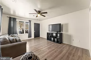 611 S 9th St, Perkasie, PA 18944 - Photo 8