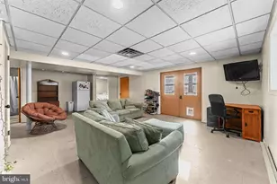 611 S 9th St, Perkasie, PA 18944 - Photo 26