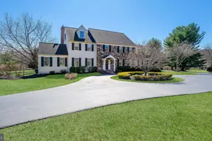 2916 Whitetail Ct, Doylestown, PA 18902 - Photo 2