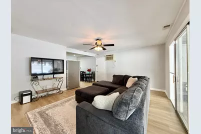 24 Roundwood Lane, Levittown, PA 19055 - Photo 6