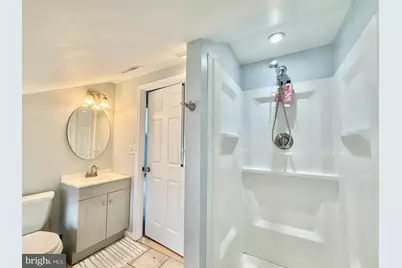 24 Roundwood Lane, Levittown, PA 19055 - Photo 14