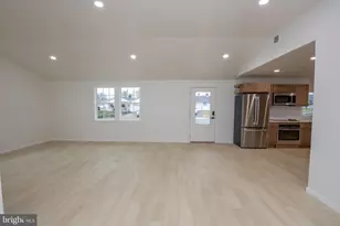 30 Mistletoe Ln, Levittown, PA 19054 - Photo 12