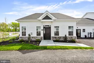 29 Cedar Cir, Levittown, PA 19055 - Photo 2