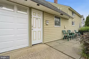 34 Ridge Ln, Levittown, PA 19055 - Photo 4