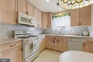 111 Grandview Dr, Warminster, PA 18974 - Photo 28