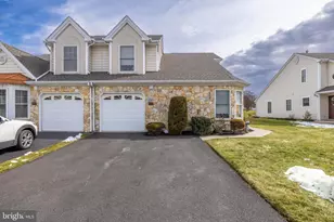 111 Grandview Dr, Warminster, PA 18974 - Photo 1