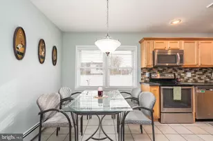 38 Vicar Ln, Levittown, PA 19054 - Photo 4