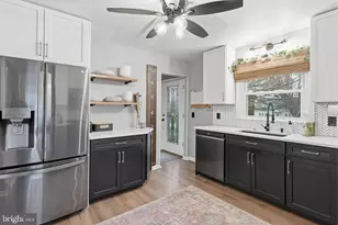 708 Barclay Ave, Morrisville, PA 19067 - Photo 8