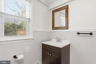 975 Woodvale Ave, Langhorne, PA 19047 - Photo 16