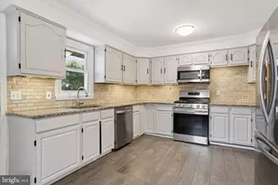 975 Woodvale Ave, Langhorne, PA 19047 - Photo 8