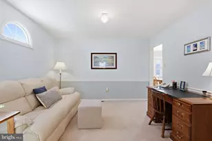 348 Burgundy Ln, Newtown, PA 18940 - Photo 16