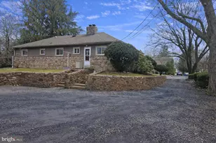 56 Chapman Ave, Doylestown, PA 18901 - Photo 2