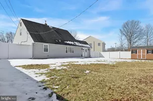 131 Ivy Hill Rd, Levittown, PA 19057 - Photo 4