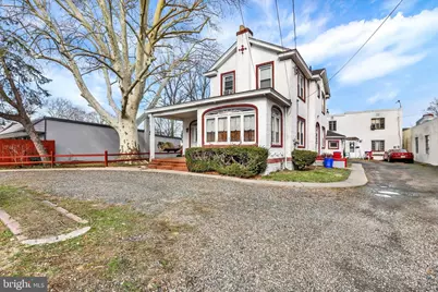 2267 E Farragut Avenue, Bristol, PA 19007 - Photo 2