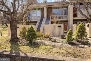 28 Riverhill Way, New Hope, PA 18938 - Photo 2