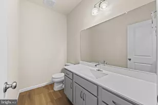 40 N 8th St, Perkasie, PA 18944 - Photo 12