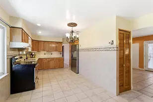 77 Gaping Rock Rd, Levittown, PA 19057 - Photo 6