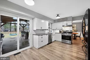 216 Hampton Dr, Langhorne, PA 19047 - Photo 2