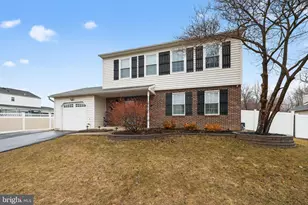 216 Hampton Dr, Langhorne, PA 19047 - Photo 1