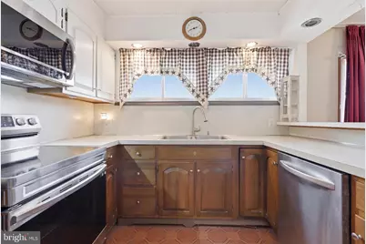 79 Autumn Lane, Levittown, PA 19055 - Photo 10