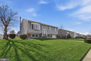 403 Byron Rd, Warminster, PA 18974 - Photo 2