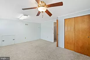 232 Forsythia Dr S, Levittown, PA 19056 - Photo 24