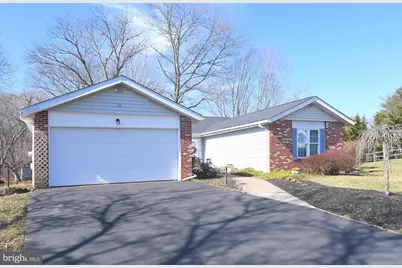 25 S Lancaster Lane, Newtown, PA 18940 - Photo 2