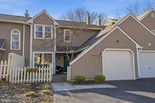 1565 Butterfly Ct, Yardley, PA 19067 - Photo 2