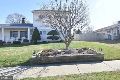 8 Summer Lane, Levittown, PA 19055 - Photo 4