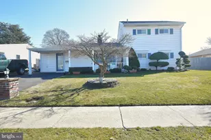 8 Summer Ln, Levittown, PA 19055 - Photo 1