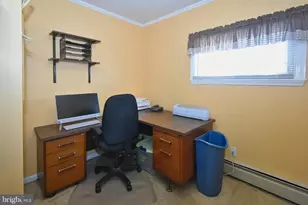 8 Summer Ln, Levittown, PA 19055 - Photo 18