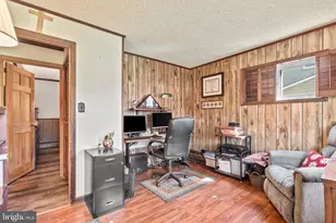 58 Nearwood Ln, Levittown, PA 19054 - Photo 10
