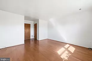 11 Maplewood Dr, Levittown, PA 19056 - Photo 8