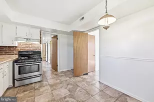 11 Maplewood Dr, Levittown, PA 19056 - Photo 16