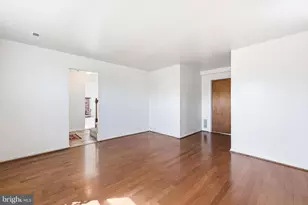 11 Maplewood Dr, Levittown, PA 19056 - Photo 6