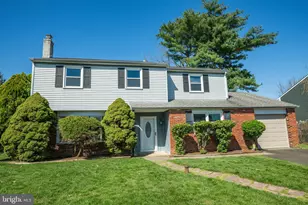 11 Maplewood Dr, Levittown, PA 19056 - Photo 2