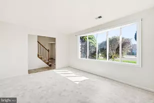 11 Maplewood Dr, Levittown, PA 19056 - Photo 10