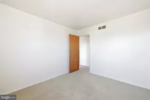 11 Maplewood Dr, Levittown, PA 19056 - Photo 32