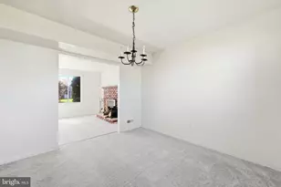 11 Maplewood Dr, Levittown, PA 19056 - Photo 14