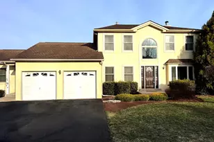 621 Nicole Dr, Southampton, PA 18966 - Photo 2